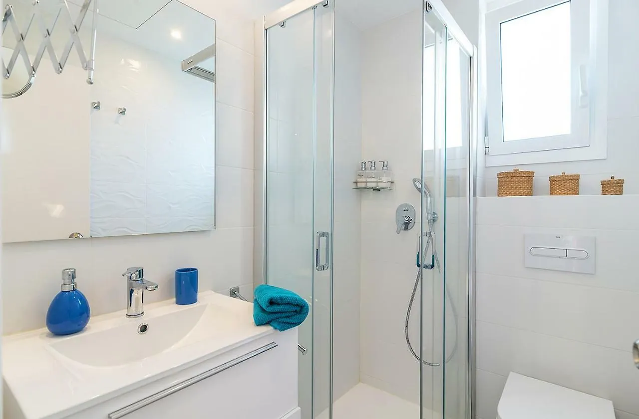 Azteka Blue 2 Bed Apartment Calella De Palafrugell
